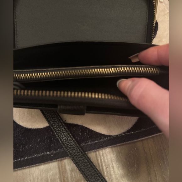 Black Leather zip around wristlet Walt with plenty of space - Picture 9 of 11